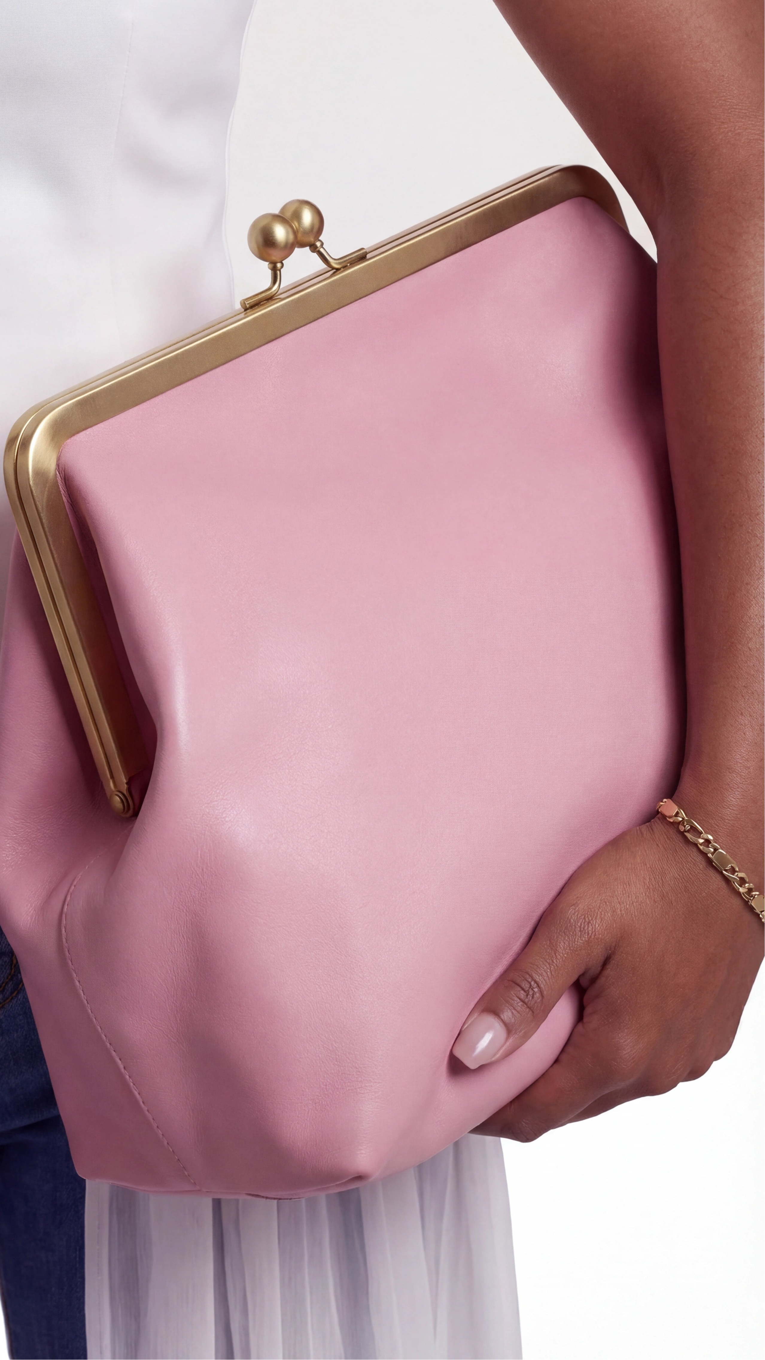 PINK LEATHER KISS LOCK PURSE CLUTCH COACK KISS LOCK BAG HANDBAG ACCESSORIES FASHION ACCESSORIES LEATHER GOODS LEATHER HANDBAG LEATHER CLUTH EVENING BAG EVENT PURSE EVENING PURSE PINK PURSE PINK CLUTCH PINK AND GOLD PURSE PINK AND GOLD CLUTCH